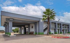 Days Inn By Wyndham Victoria Tx East